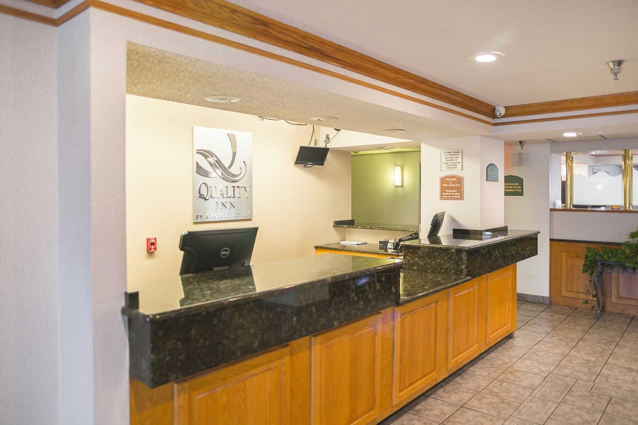 Quality Inn Near Monument Health Rapid City Hospital Exterior photo