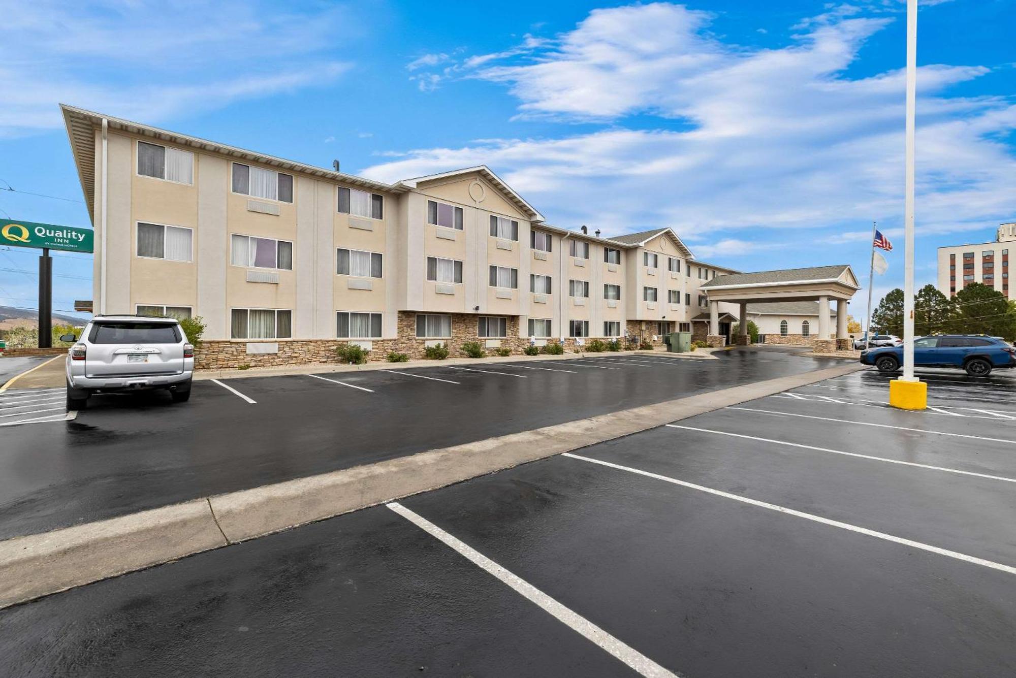 Quality Inn Near Monument Health Rapid City Hospital Exterior photo