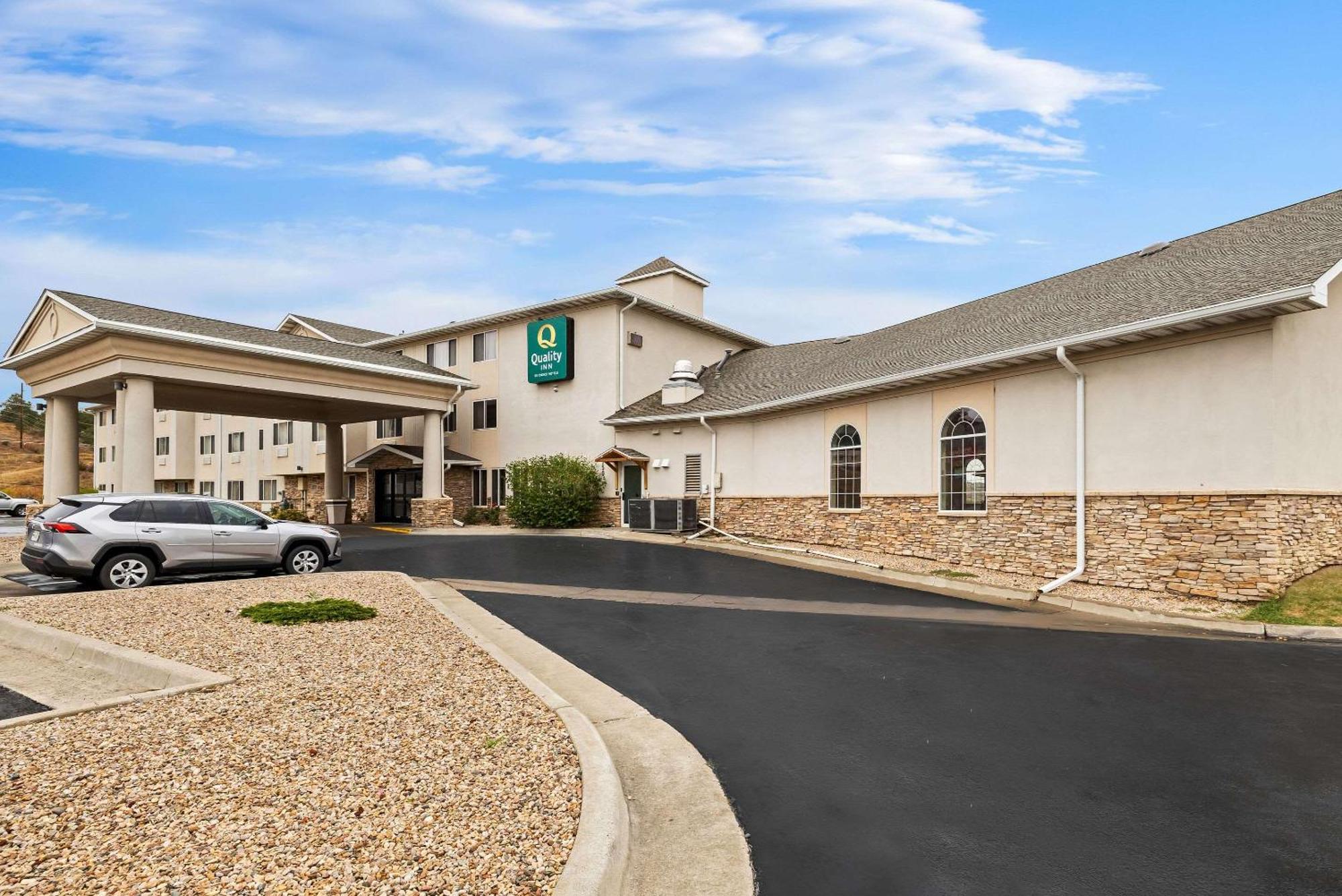 Quality Inn Near Monument Health Rapid City Hospital Exterior photo